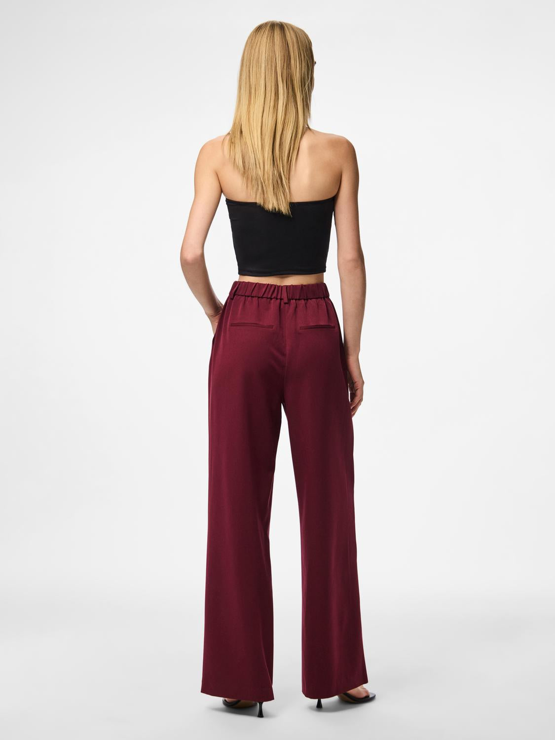 model_shot-back